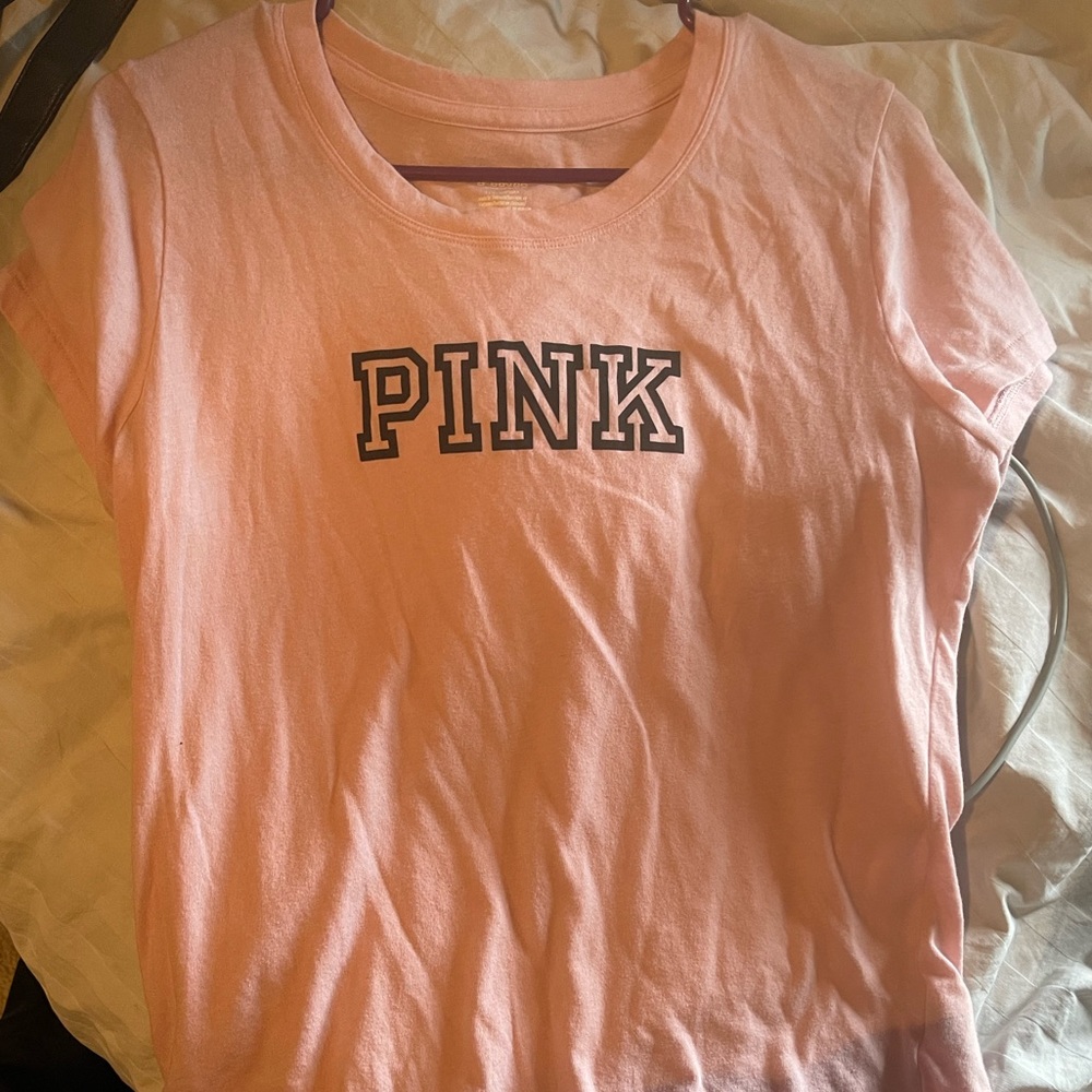 Pink t-shirt (light pink)